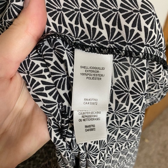 Laundry By Shelli Segal Black and White Sleeveless Blouse with Mandarin Collar - Picture 5 of 5